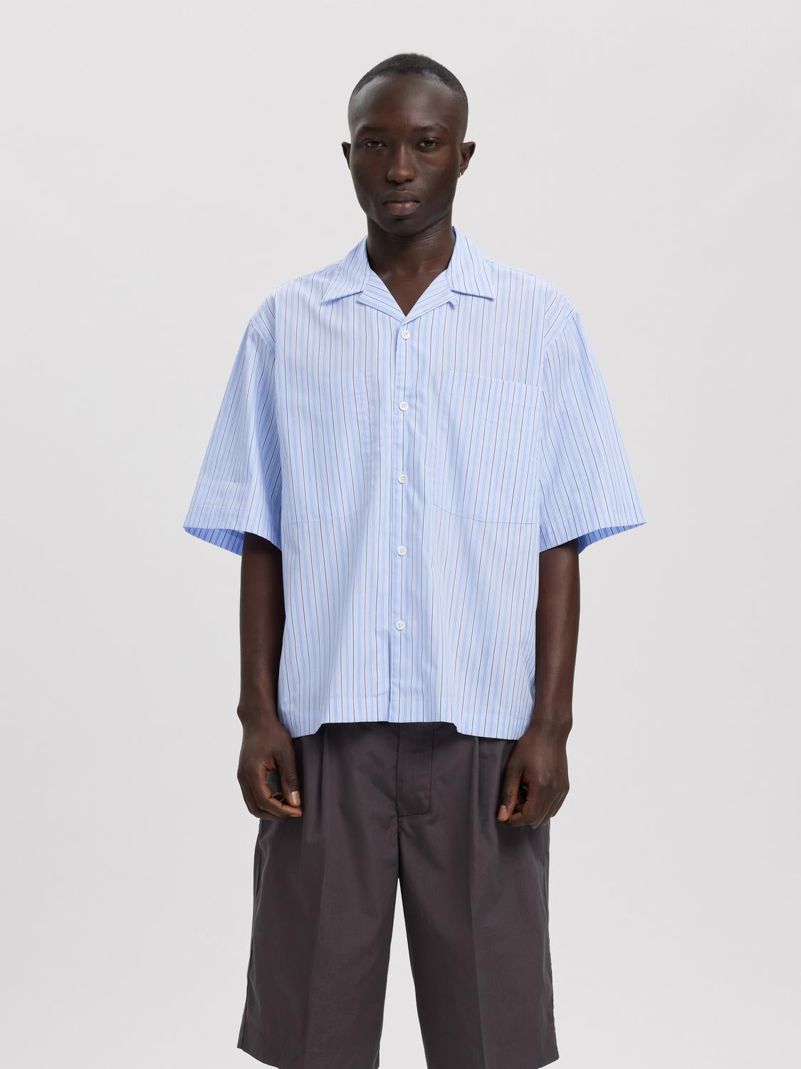 model_shot-front